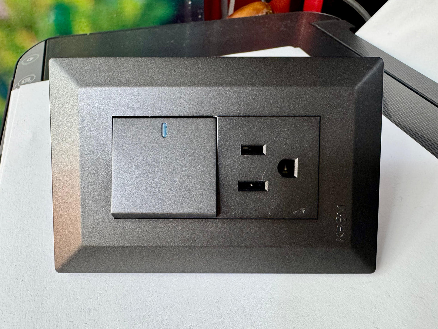 Interruptor + Toma Vant Negra