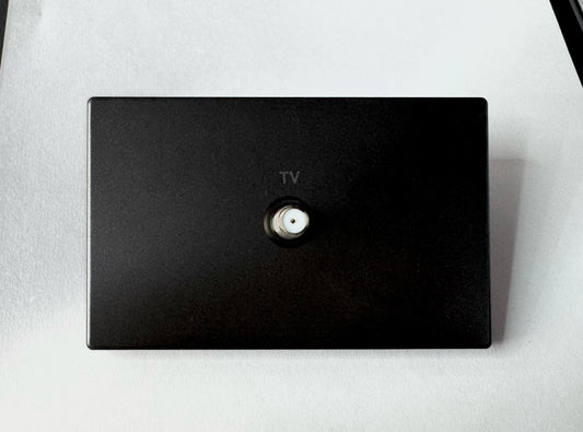 Toma Coaxial Betty Negro